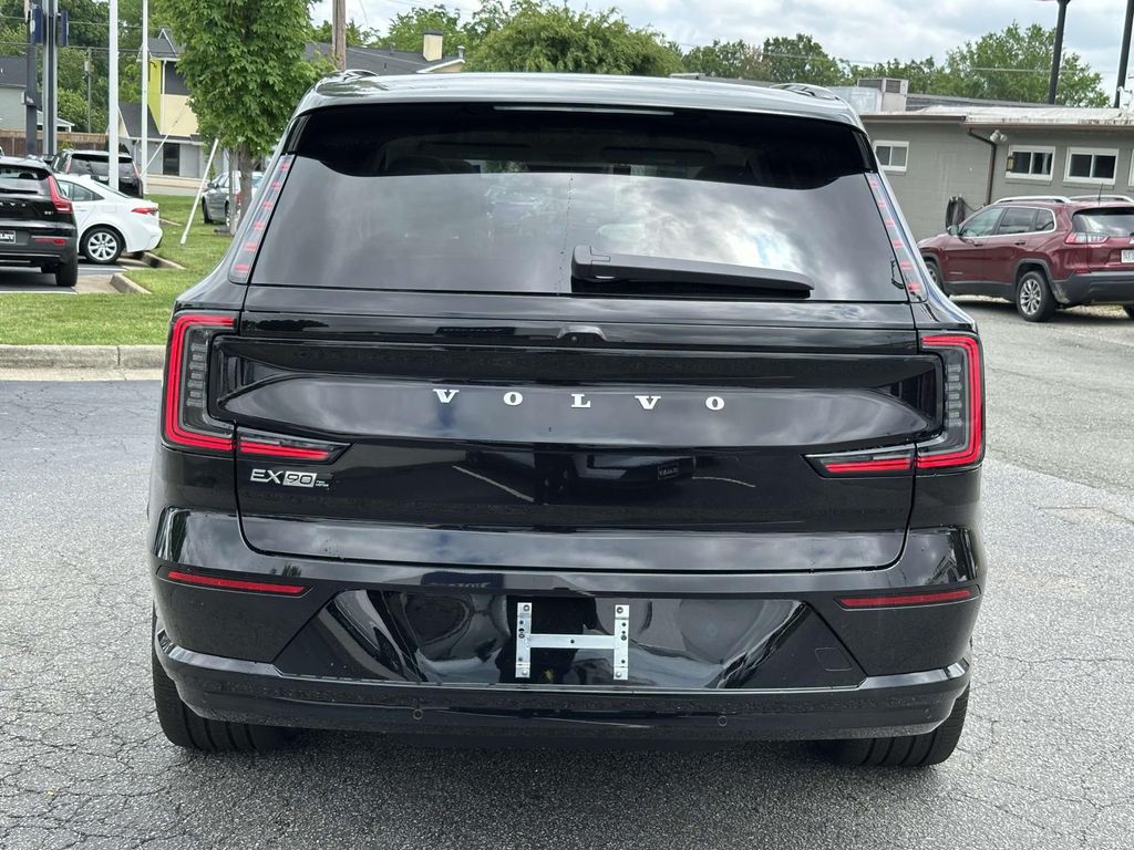 2025 Volvo EX90 Ultra - Photo 19
