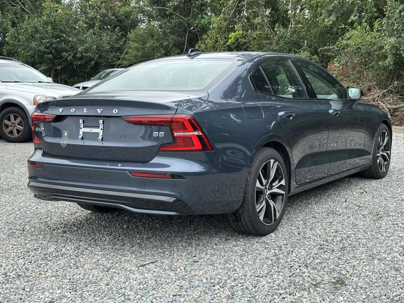 2024 Volvo S60 B5 Plus photo 2