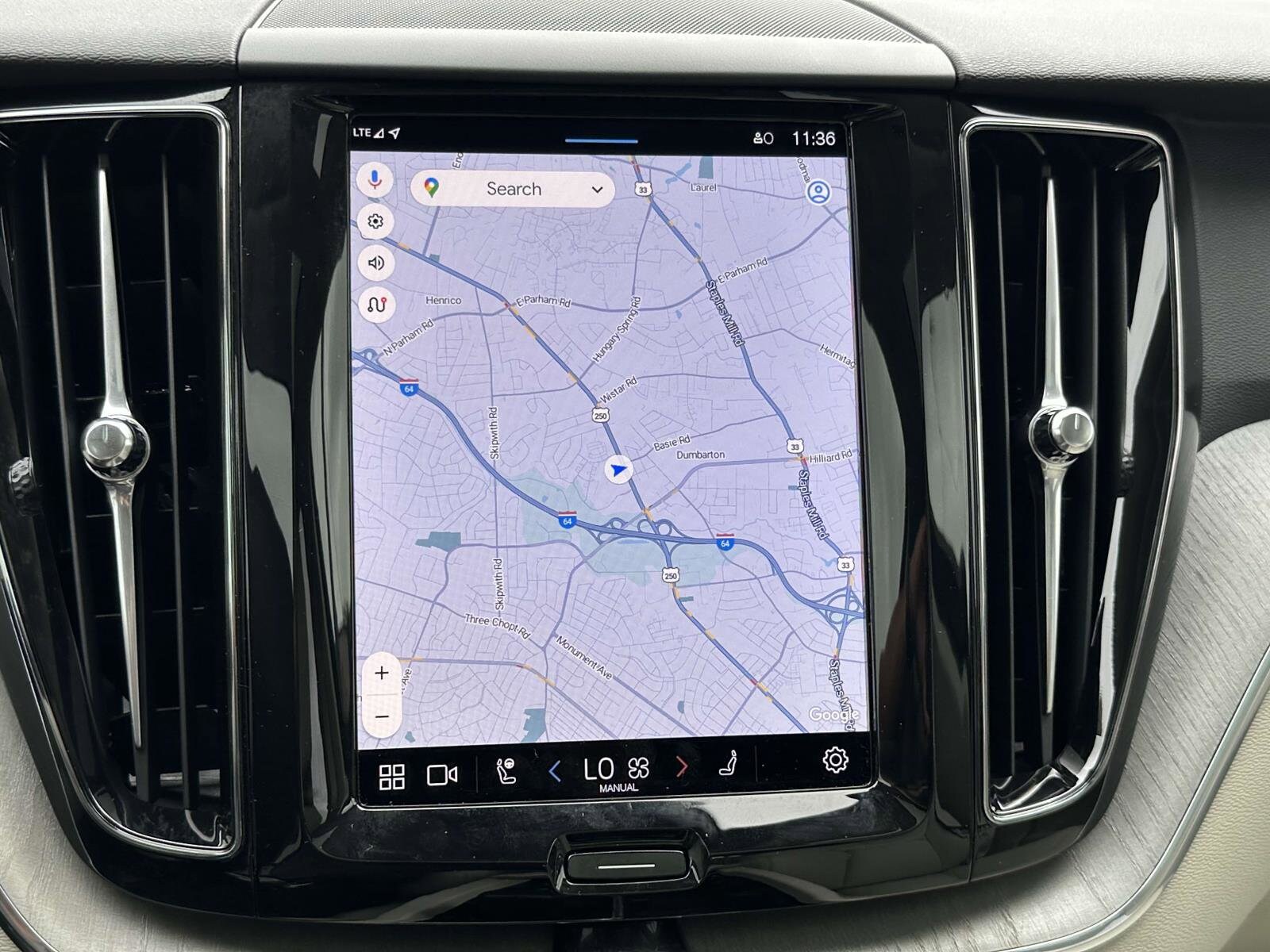 2025 Volvo XC60 B5 Plus photo 2