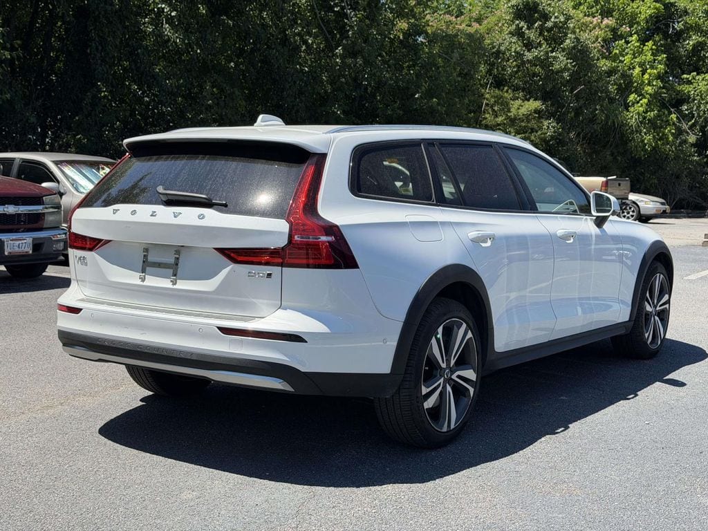 Used 2024 Volvo V60 Cross Country Wagon