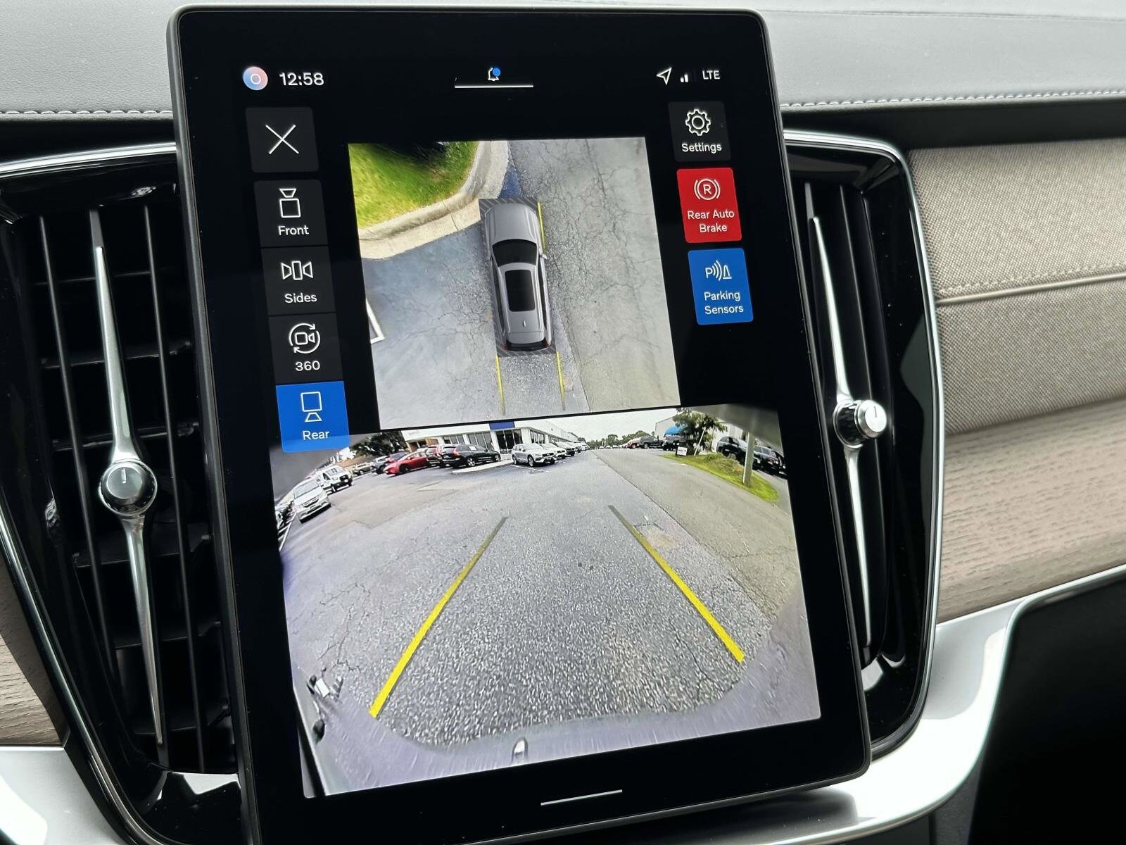 2026 Volvo XC90 B5 Plus photo 3