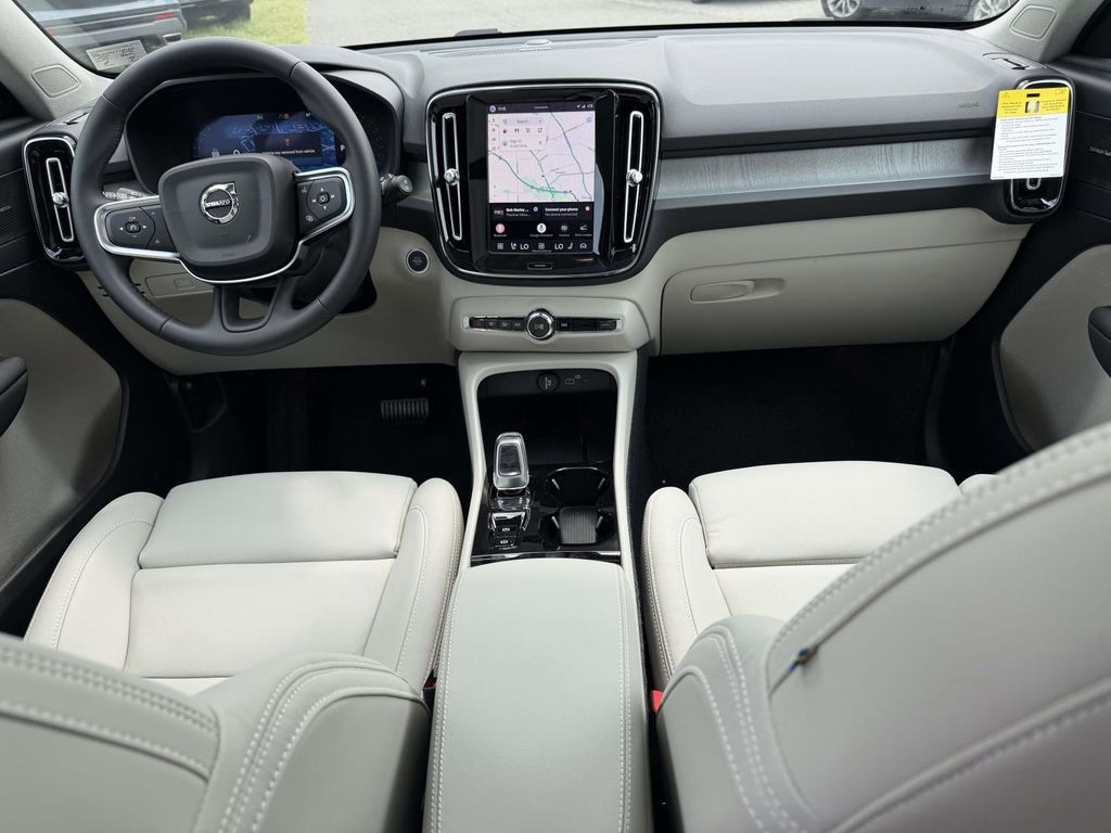 New 2026 Volvo XC40 B5 Ultra SUV