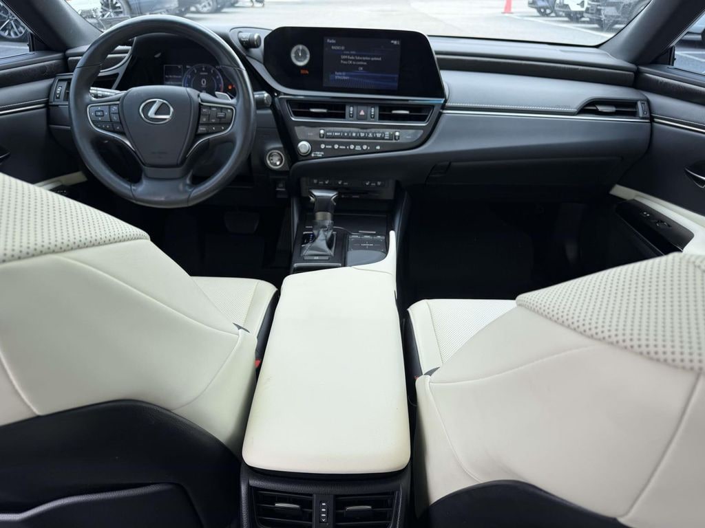 Used 2022 Lexus ES Sedan