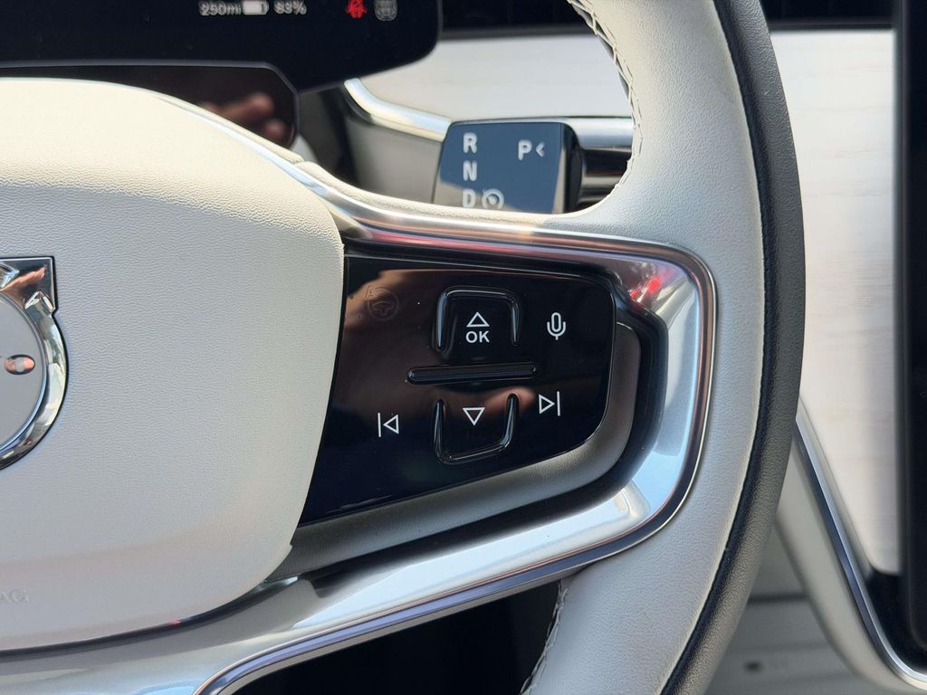 2025 Volvo EX90 Plus - Photo 8