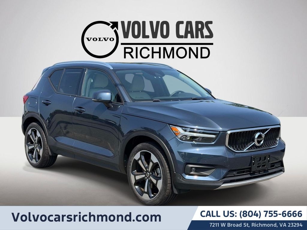 Used 2022 Volvo XC40 Momentum SUV