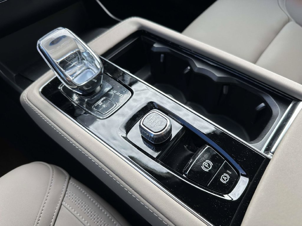 2026 Volvo XC90 Plus - Photo 6