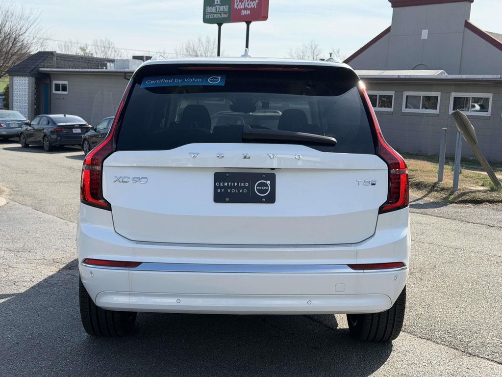 2025 Volvo XC90 Plus - Photo 22