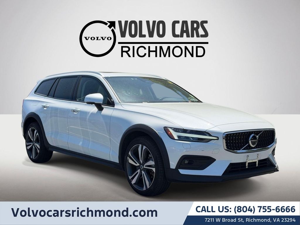 Used 2024 Volvo V60 Cross Country Wagon