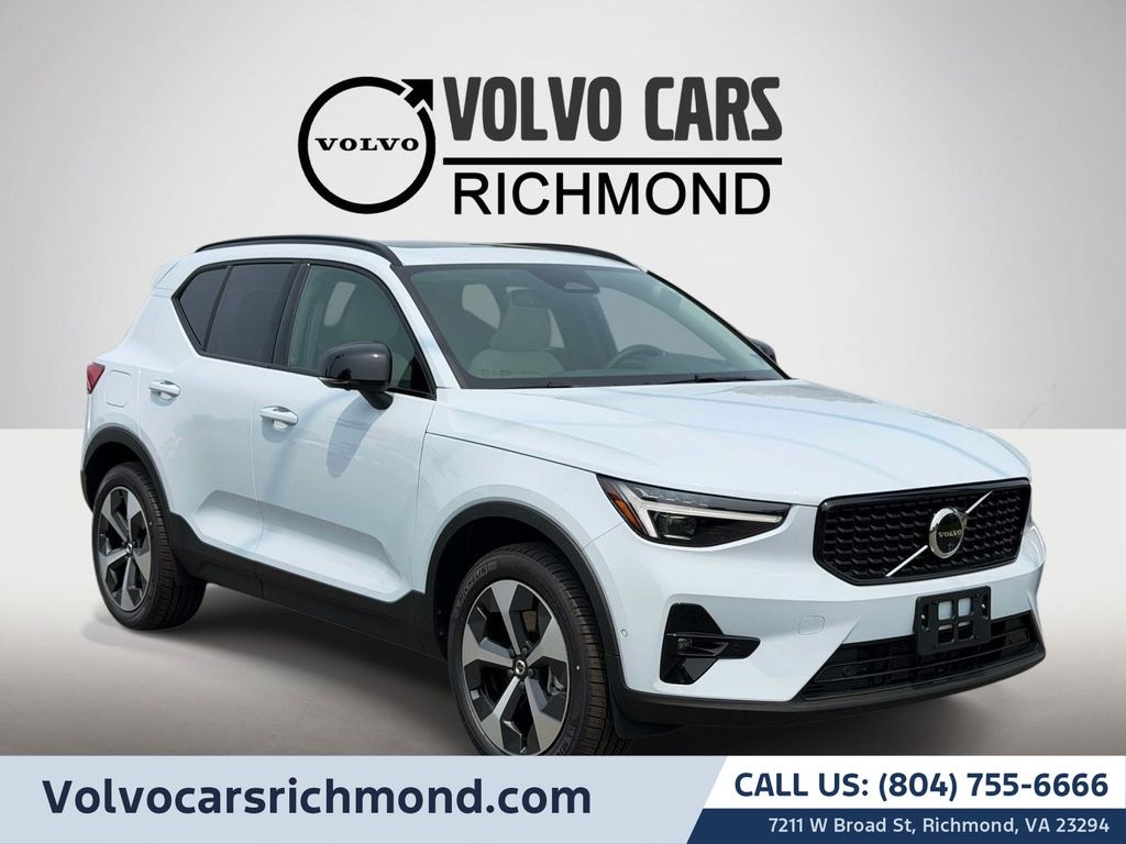 New 2026 Volvo XC40 B5 Plus SUV