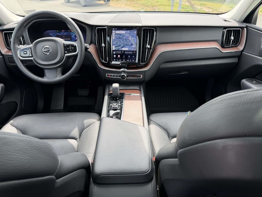 Used 2023 Volvo XC60 B5 Plus Bright Theme SUV