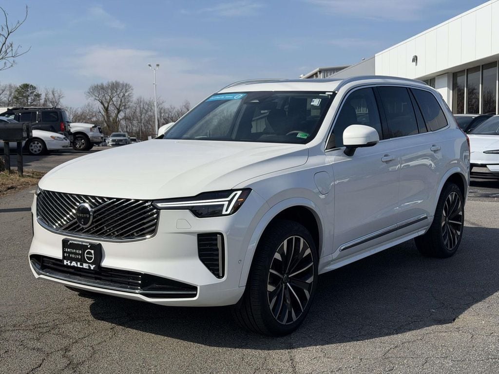 2025 Volvo XC90 Plus - Photo 24