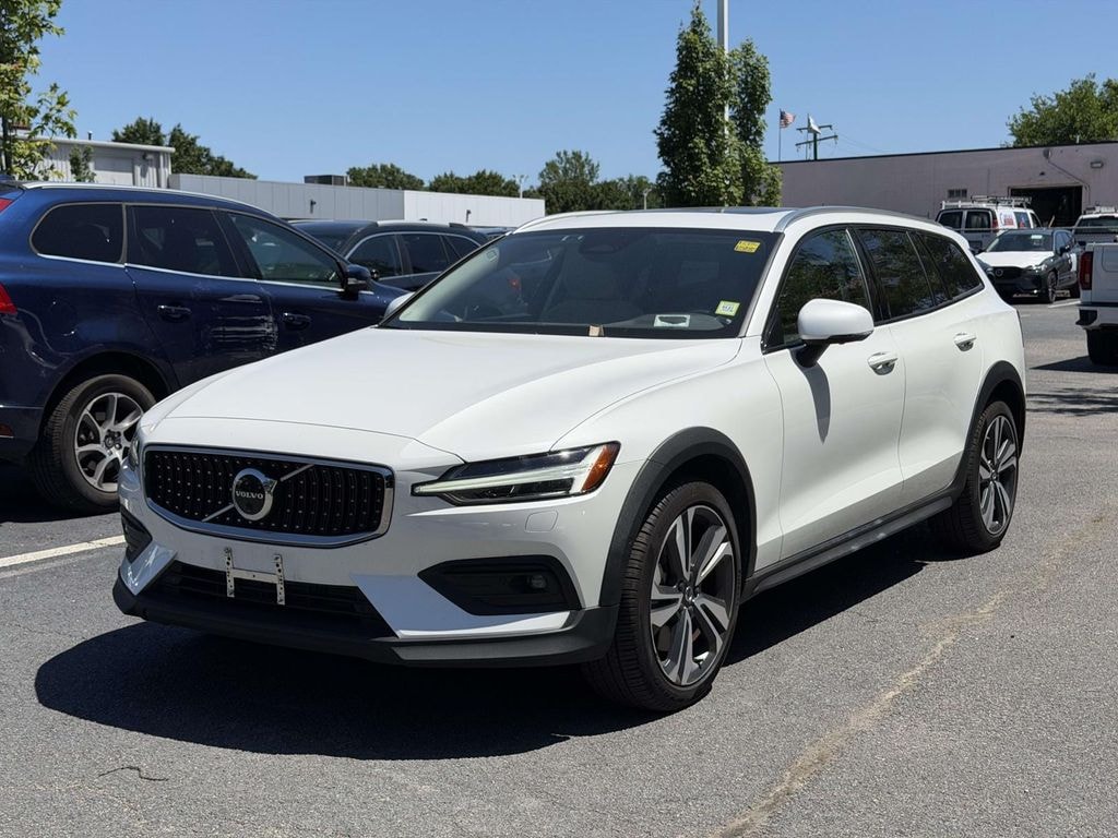 Used 2024 Volvo V60 Cross Country Wagon