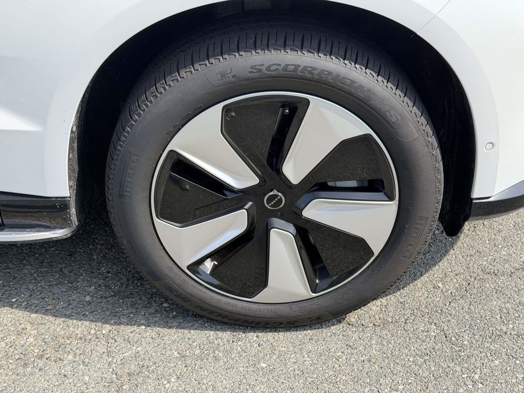 2025 Volvo EX90 Plus - Photo 23