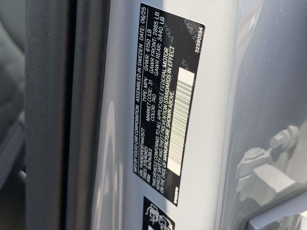 2026 Volvo XC90 Plus - Photo 25