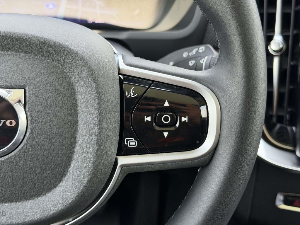 2026 Volvo XC90 Plus - Photo 9