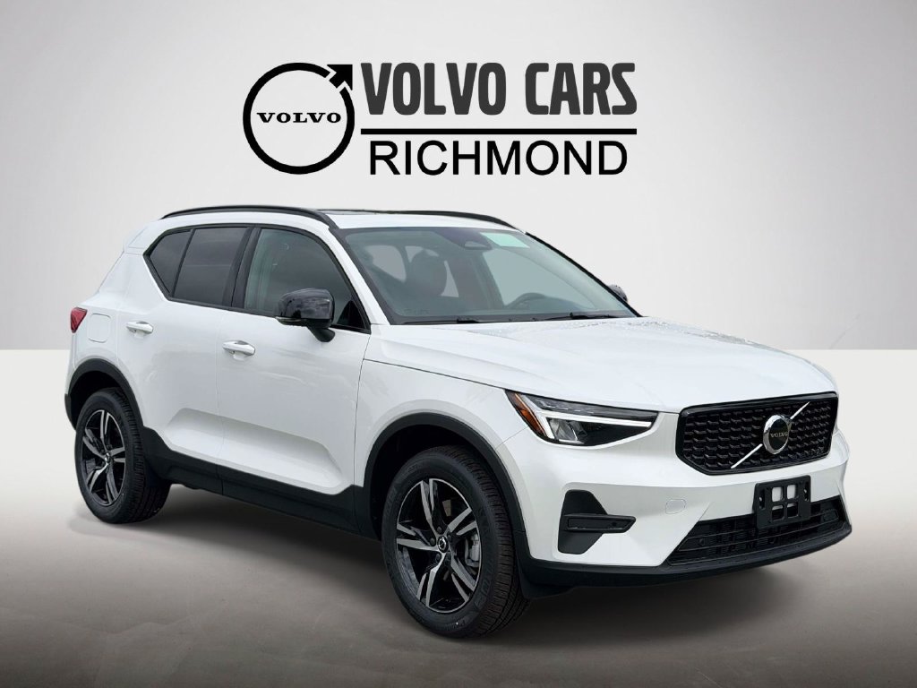 2026 Volvo XC40 Core