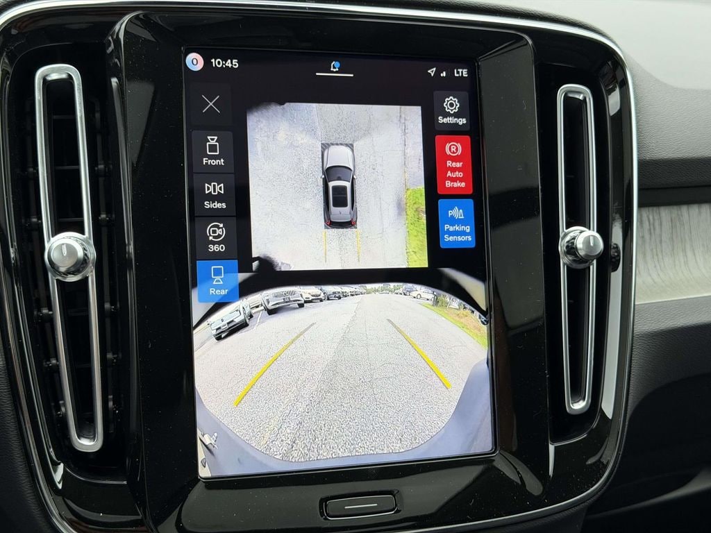 New 2026 Volvo XC40 B5 Plus SUV
