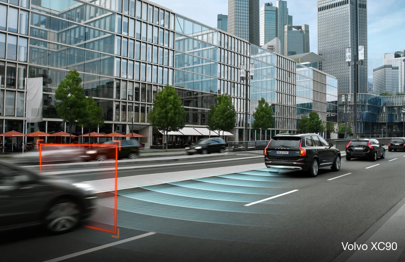 Volvo XC90 vs. Audi Q7 Safety