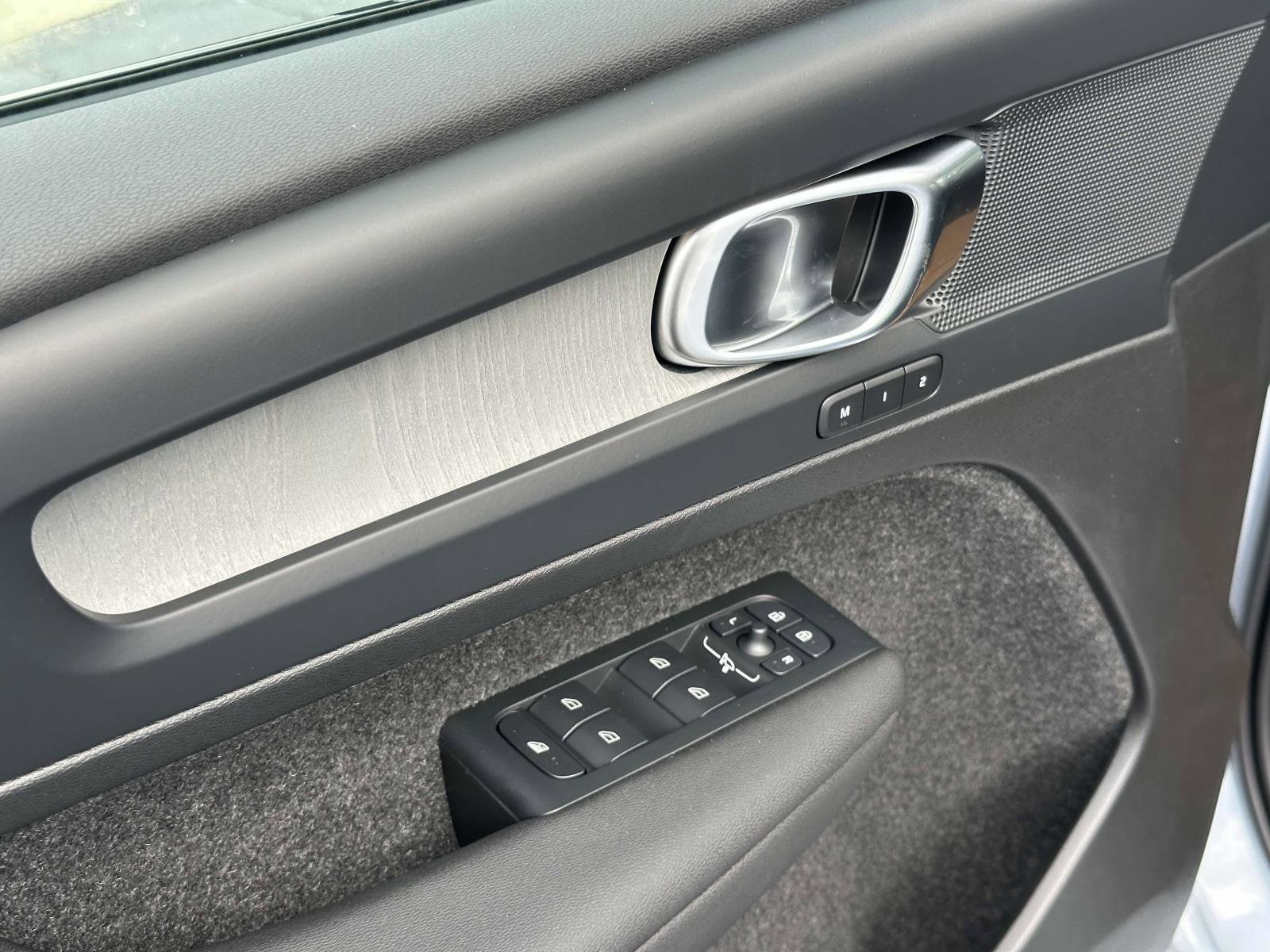 2026 Volvo XC40 Plus - Photo 17