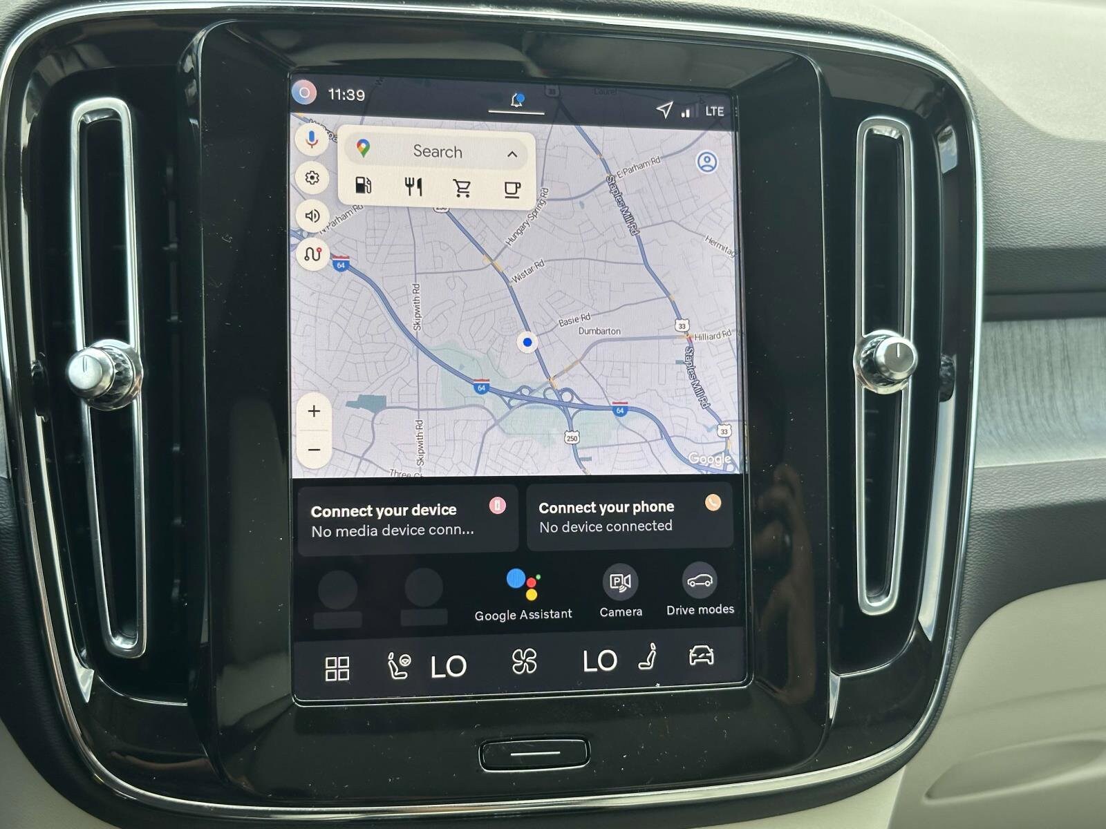 2026 Volvo XC40 photo 2