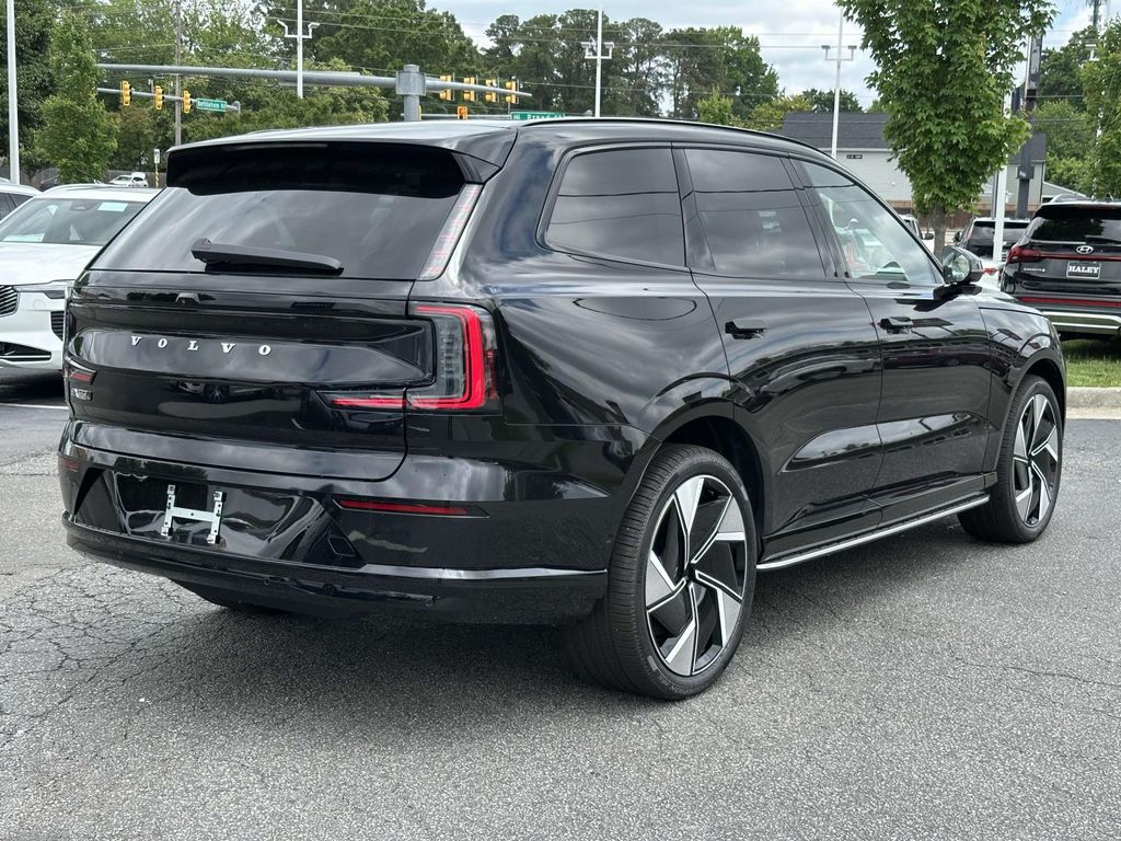 2025 Volvo EX90 Ultra - Photo 18