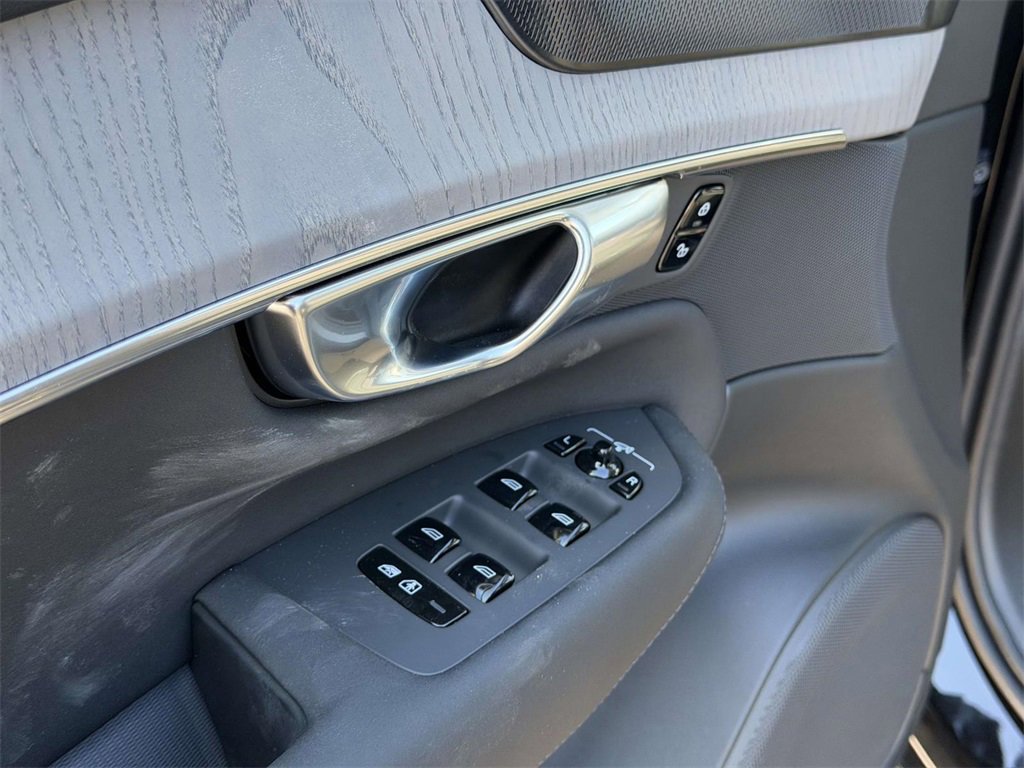 2026 Volvo XC90 Ultra - Photo 17