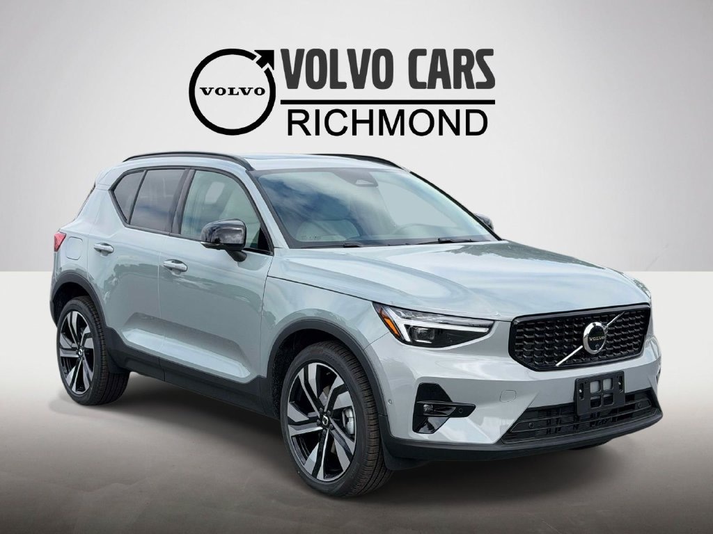 New 2026 Volvo XC40 B5 Ultra SUV