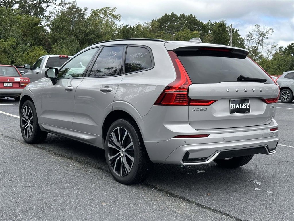 2025 Volvo XC60 B5 Plus photo 3