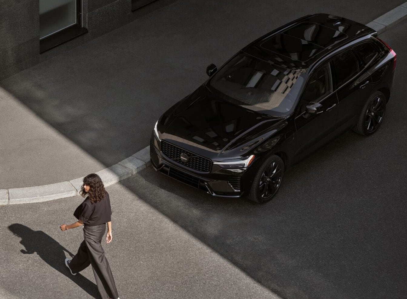Volvo XC60 vs. BMW X3: Dimensions & Cargo