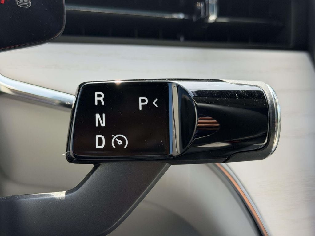 2025 Volvo EX90 Plus - Photo 6