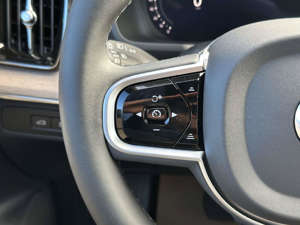 2026 Volvo XC90 Plus - Photo 8