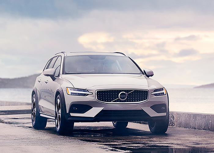 2021 Volvo V60 Image