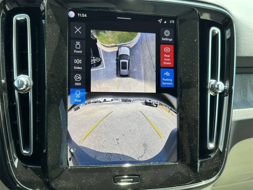 New 2026 Volvo XC40 B4 Plus SUV