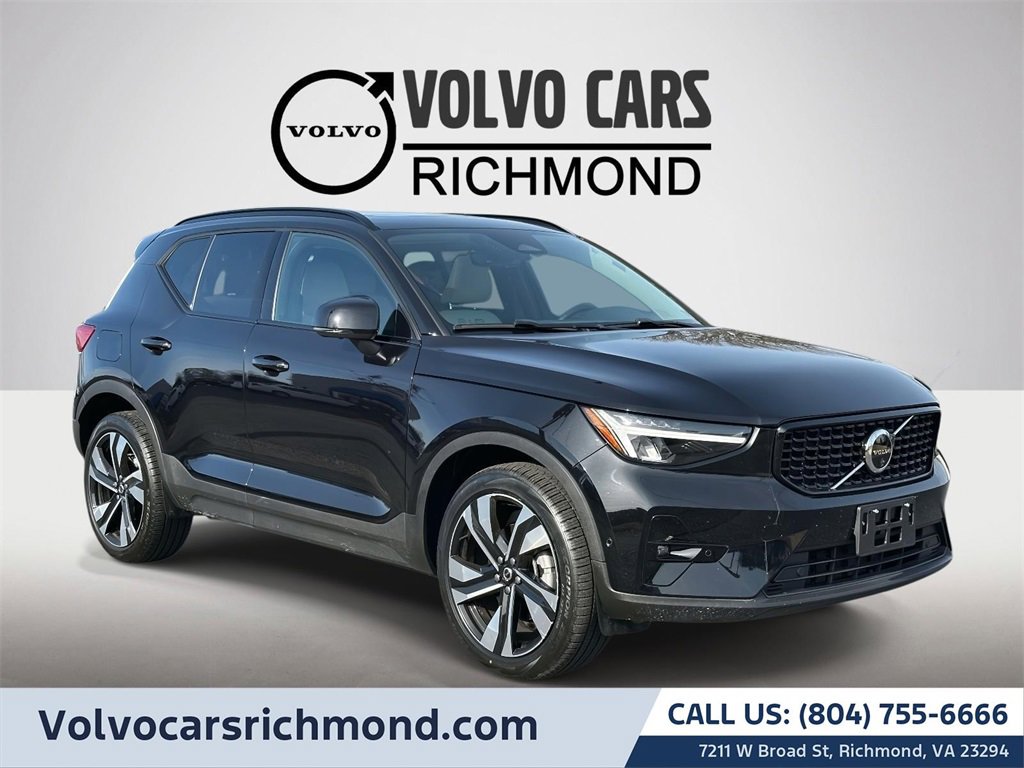2024 Volvo XC40 Plus's photo