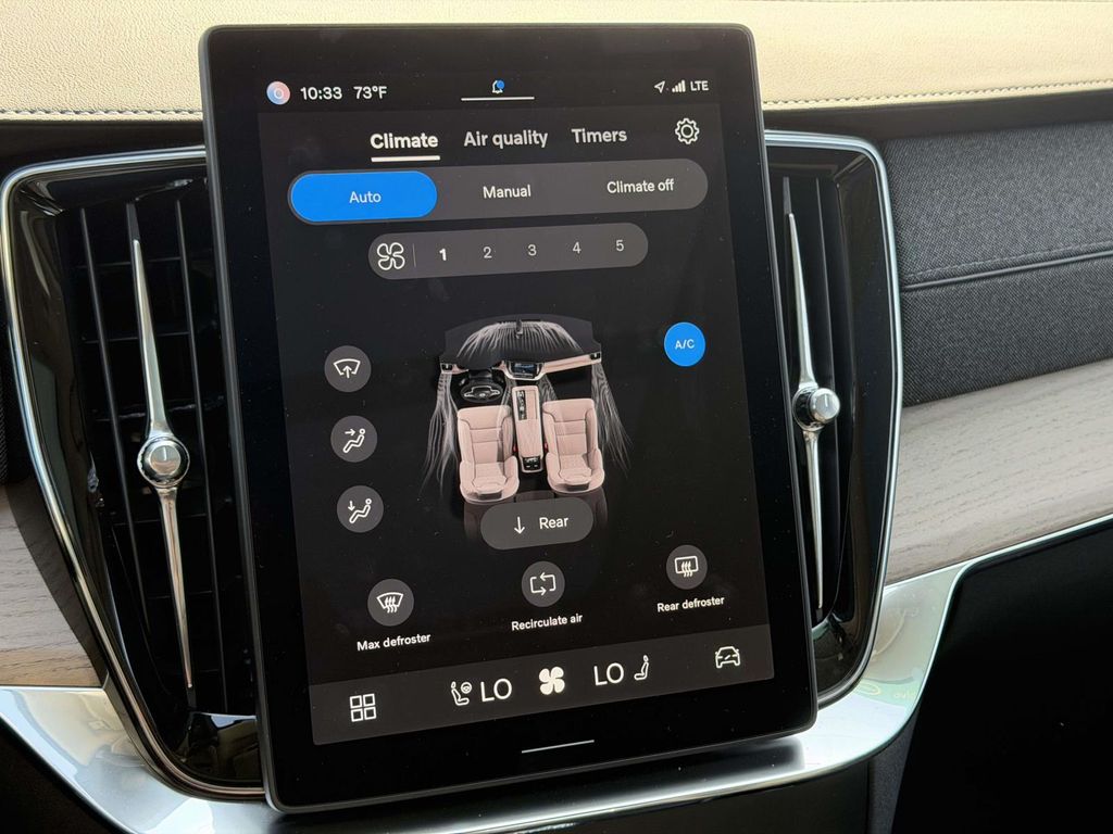 2025 Volvo XC90 Plus - Photo 6