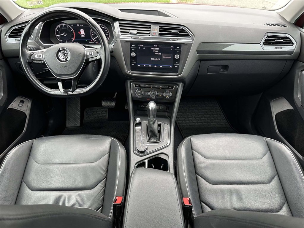 2018 Volkswagen Tiguan SEL Premium photo 2