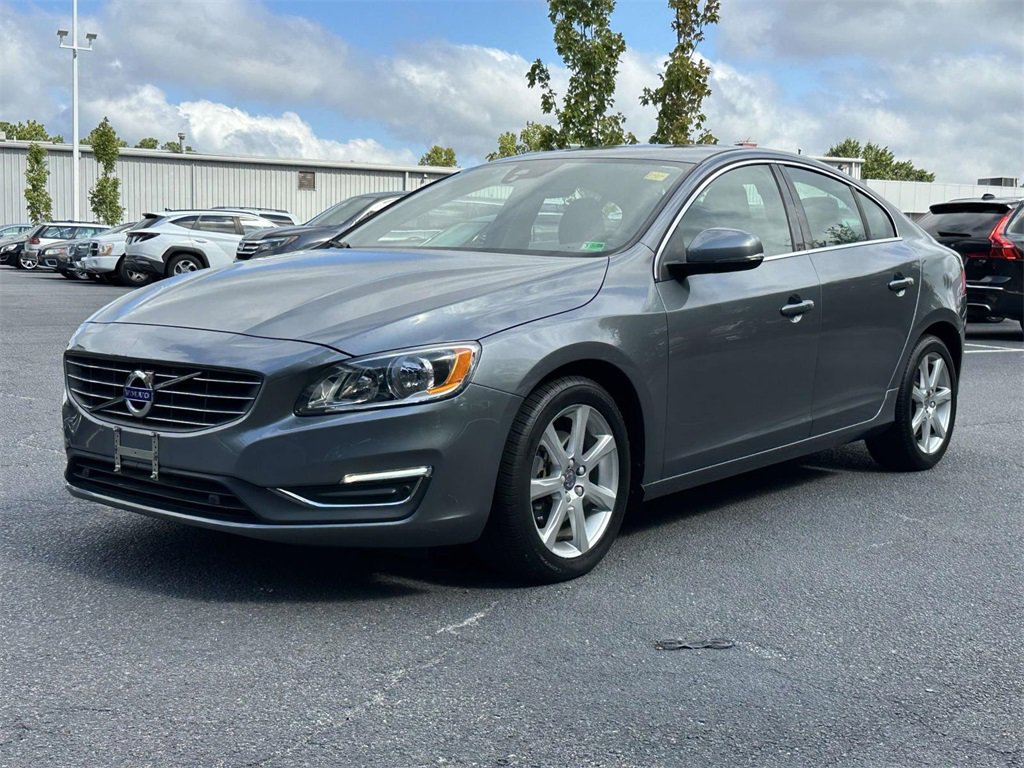 2016 Volvo S60 T5 Drive-E Premier photo 3