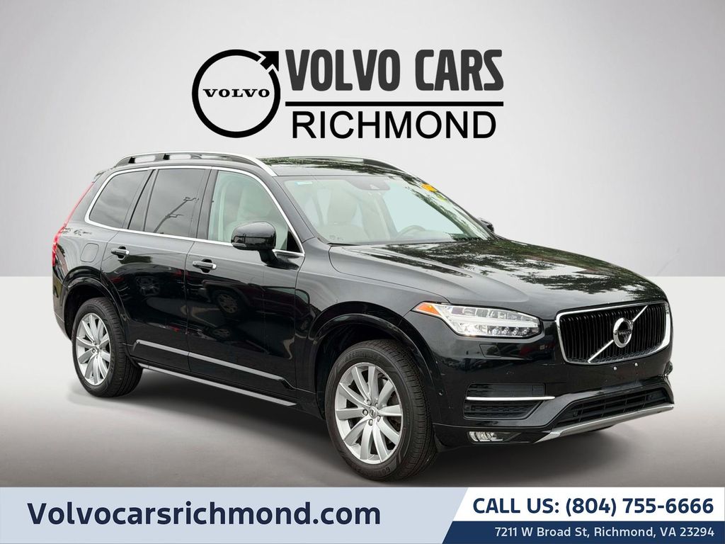 2016 Volvo XC90 T6 AWD Momentum's photo