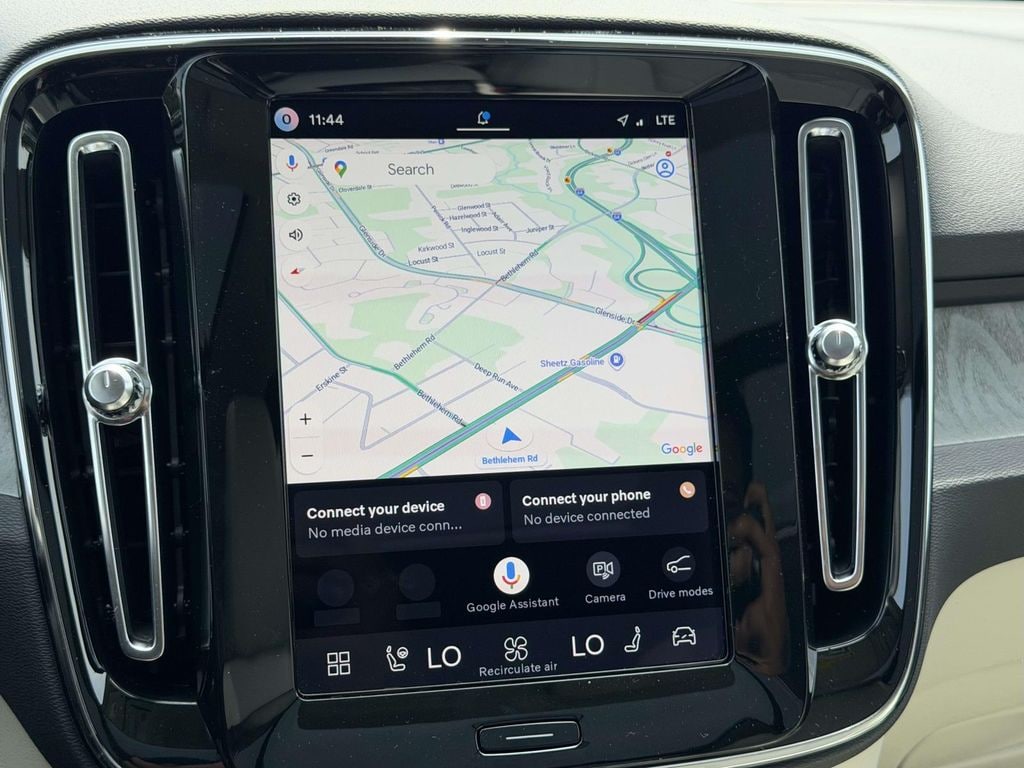 New 2026 Volvo XC40 B5 Plus SUV