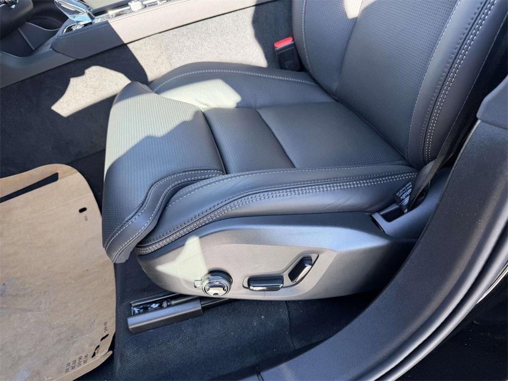 2026 Volvo XC90 Ultra - Photo 16