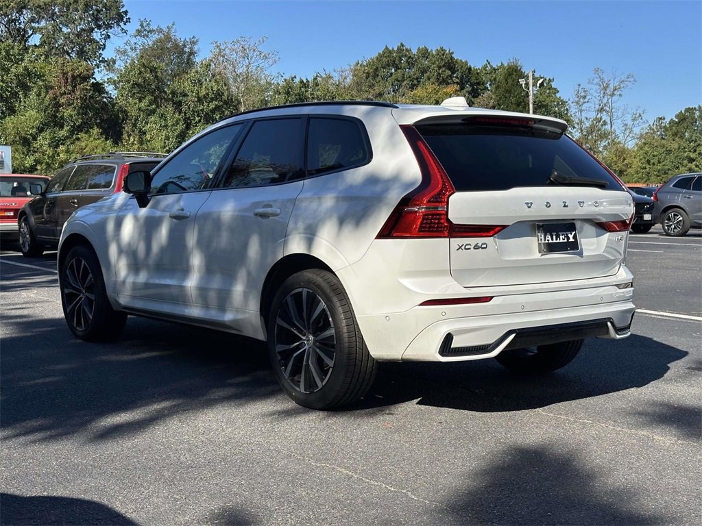 2024 Volvo XC60 B5 Plus photo 3