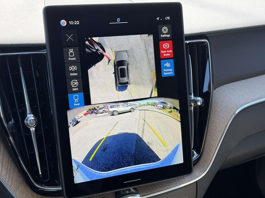 New 2026 Volvo XC60 B5 Plus SUV