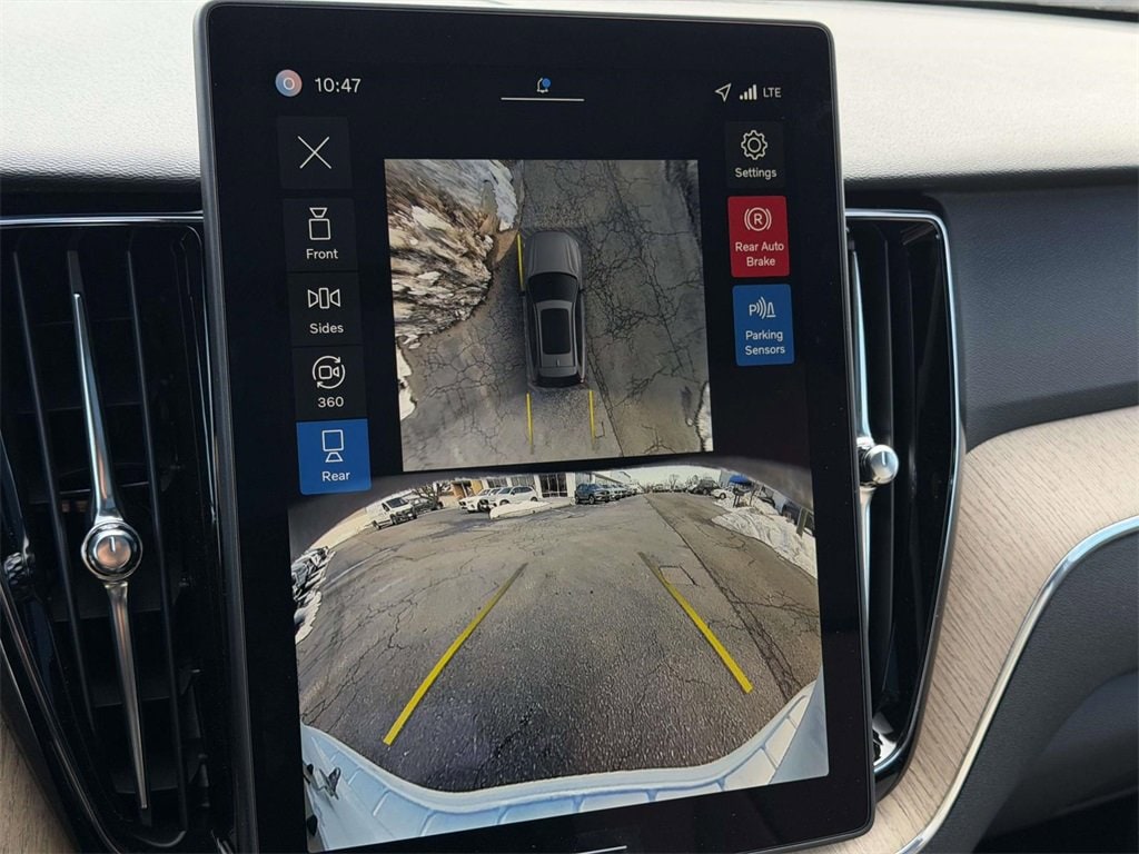 New 2026 Volvo XC60 B5 Plus SUV