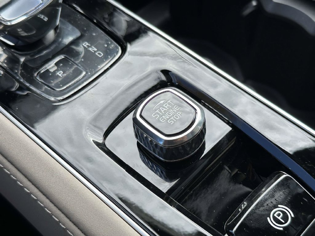2026 Volvo XC90 Plus - Photo 7