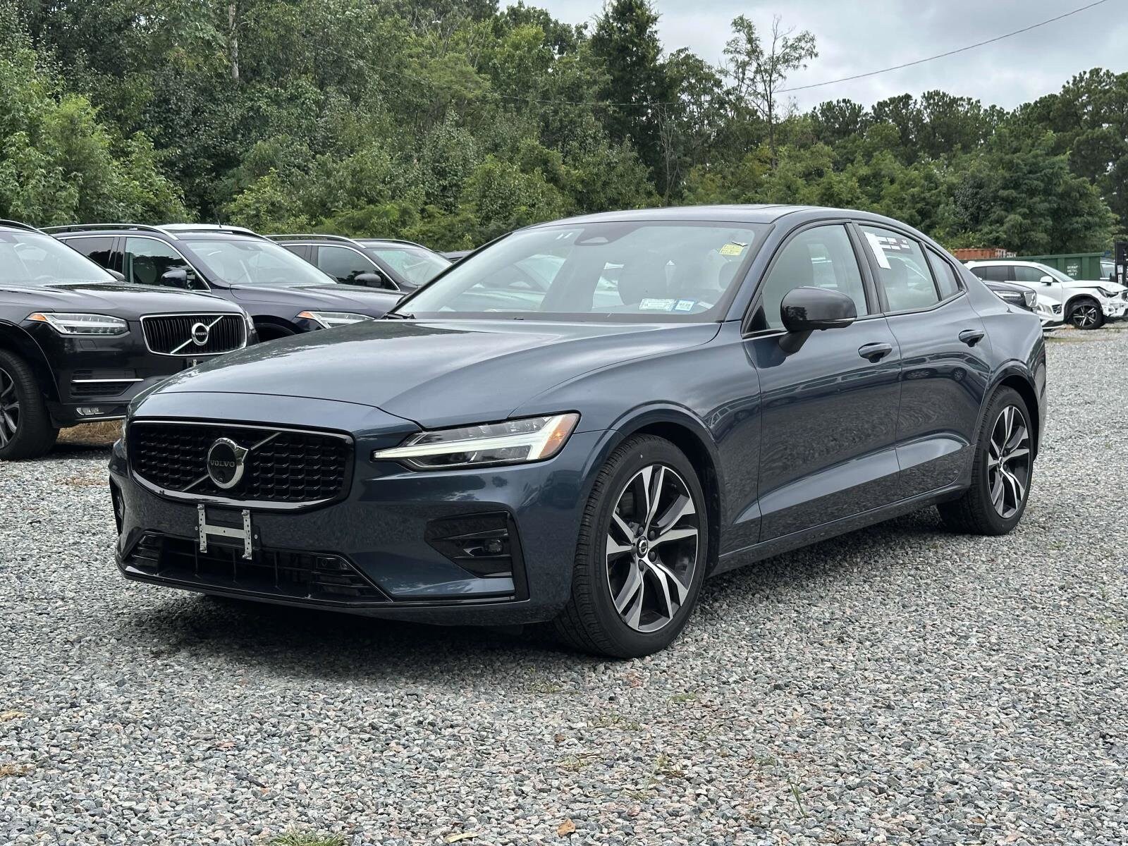 2024 Volvo S60 B5 Plus photo 4