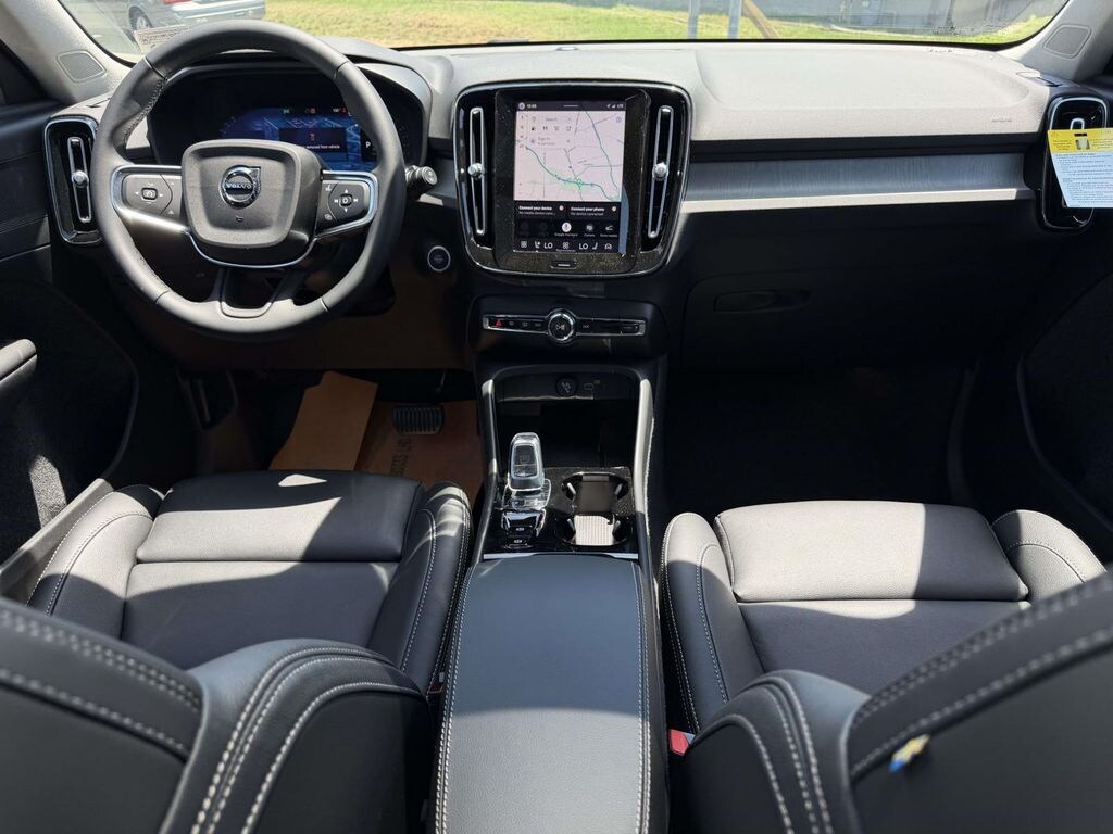 New 2026 Volvo XC40 B5 Plus SUV
