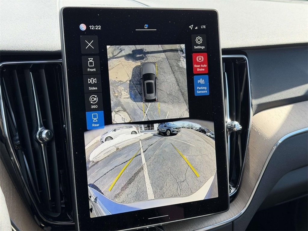 New 2026 Volvo XC60 B5 Plus SUV