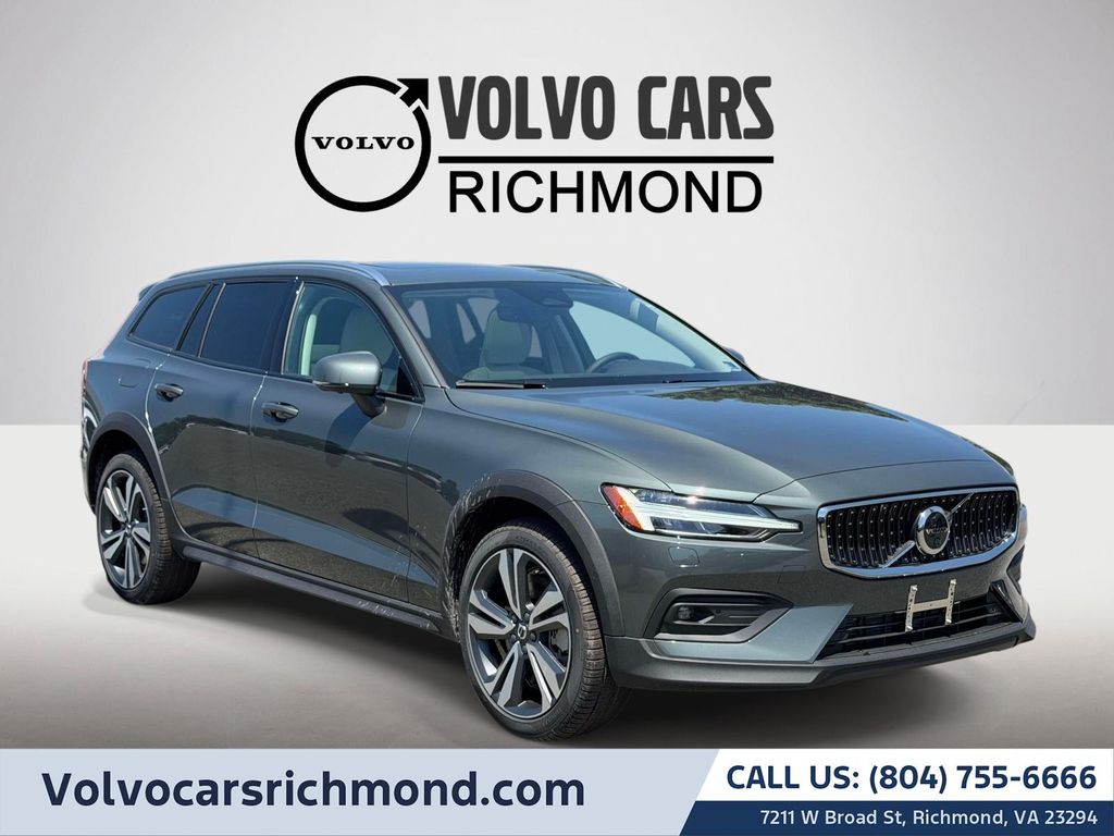 2026 Volvo V60 Cross Country B5 Plus AWD's photo