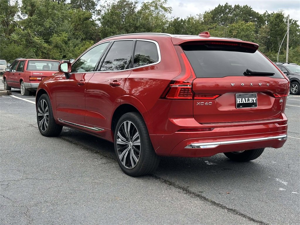 2023 Volvo XC60 B5 Plus photo 2