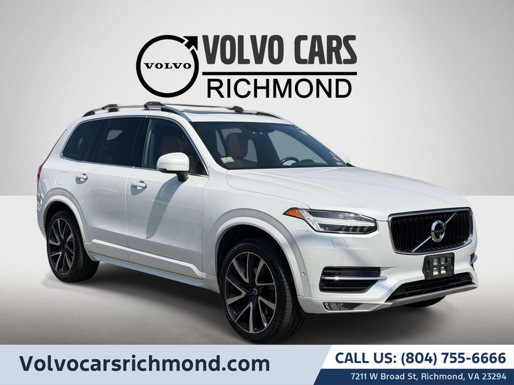2018 Volvo XC90 T6 AWD Momentum's photo
